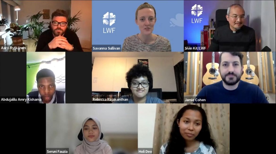 Anggota Lajnah Imailah Indonesia Menjadi Panelis di Forum Anak Muda Lintas Iman Global